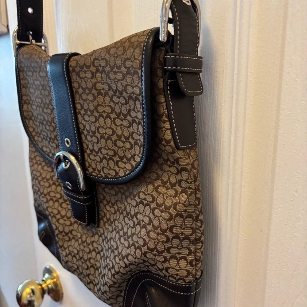 Coach VINTAGE F3K-6376 SoHo Mini Signature C Flap Crossbody Tan/Brown Bag EUC - Picture 4 of 16